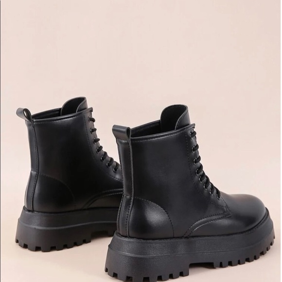 Shein | Lace Up Front Combat Boots size 5.5 - Picture 2 of 2